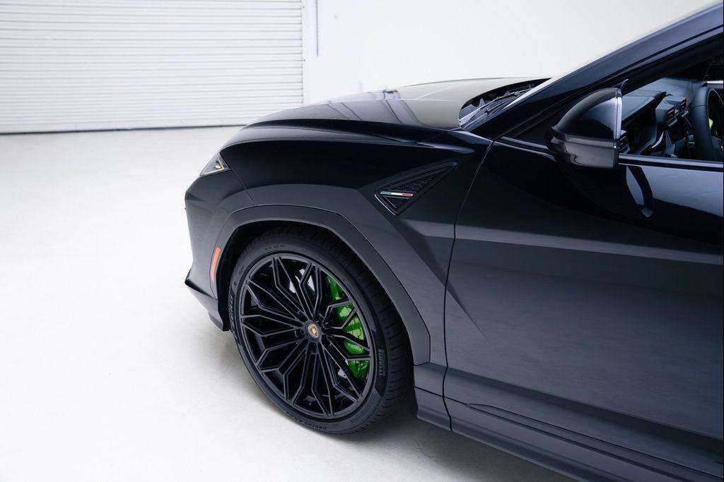 used 2025 Lamborghini Urus car, priced at $309,900