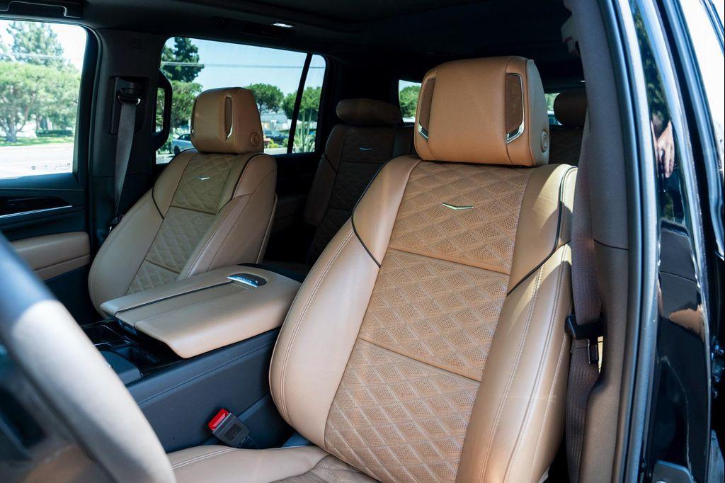 used 2022 Cadillac Escalade ESV car, priced at $79,900