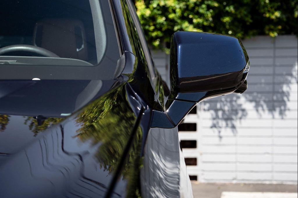 used 2022 Cadillac Escalade ESV car, priced at $79,900