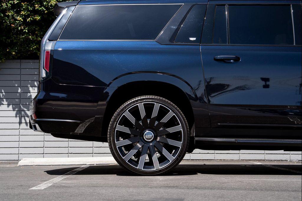 used 2022 Cadillac Escalade ESV car, priced at $79,900