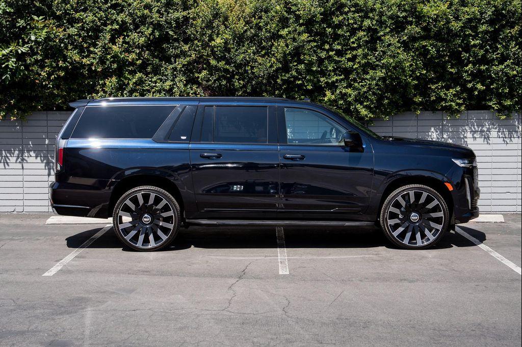 used 2022 Cadillac Escalade ESV car, priced at $79,900