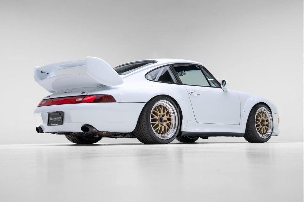 Porsche 911 view 37