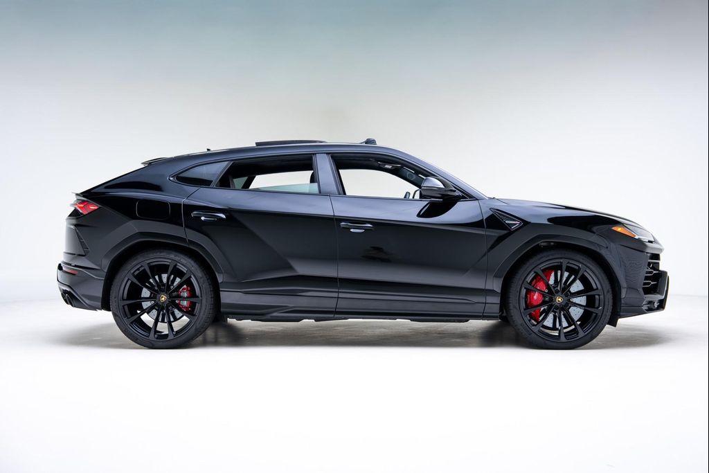 used 2022 Lamborghini Urus car, priced at $229,000