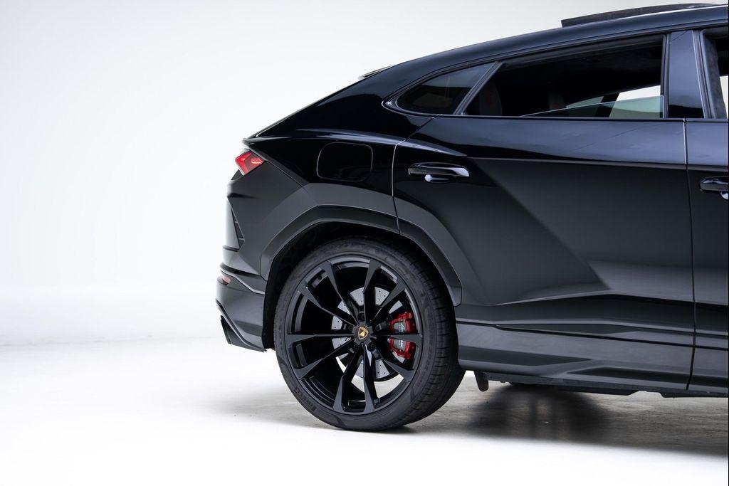 used 2022 Lamborghini Urus car, priced at $229,000