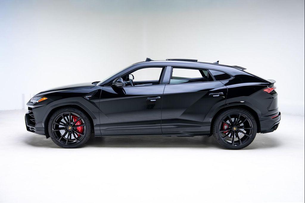 used 2022 Lamborghini Urus car, priced at $229,000