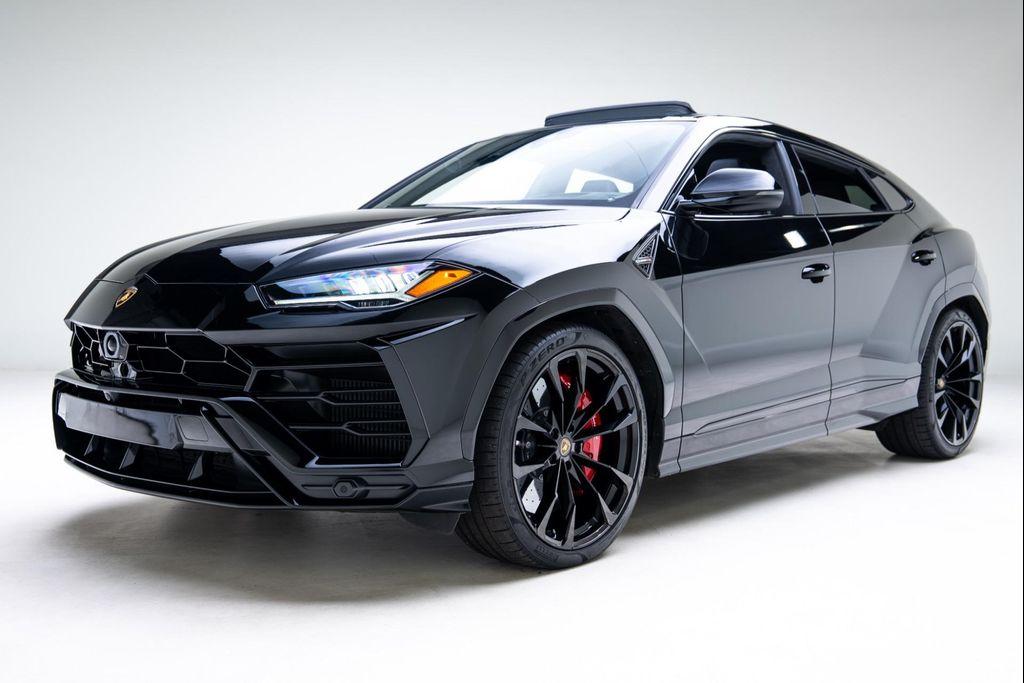 used 2022 Lamborghini Urus car, priced at $229,000