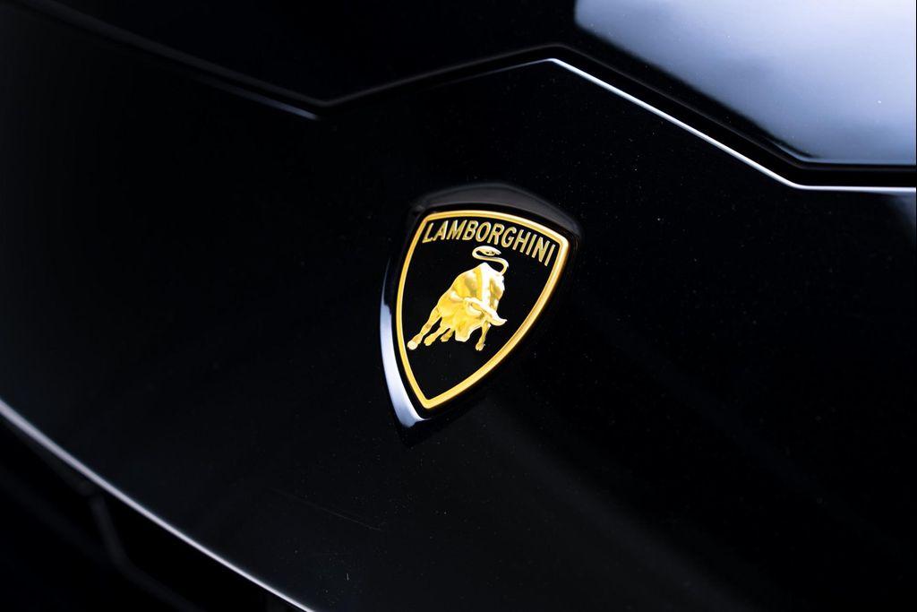 used 2022 Lamborghini Urus car, priced at $229,000