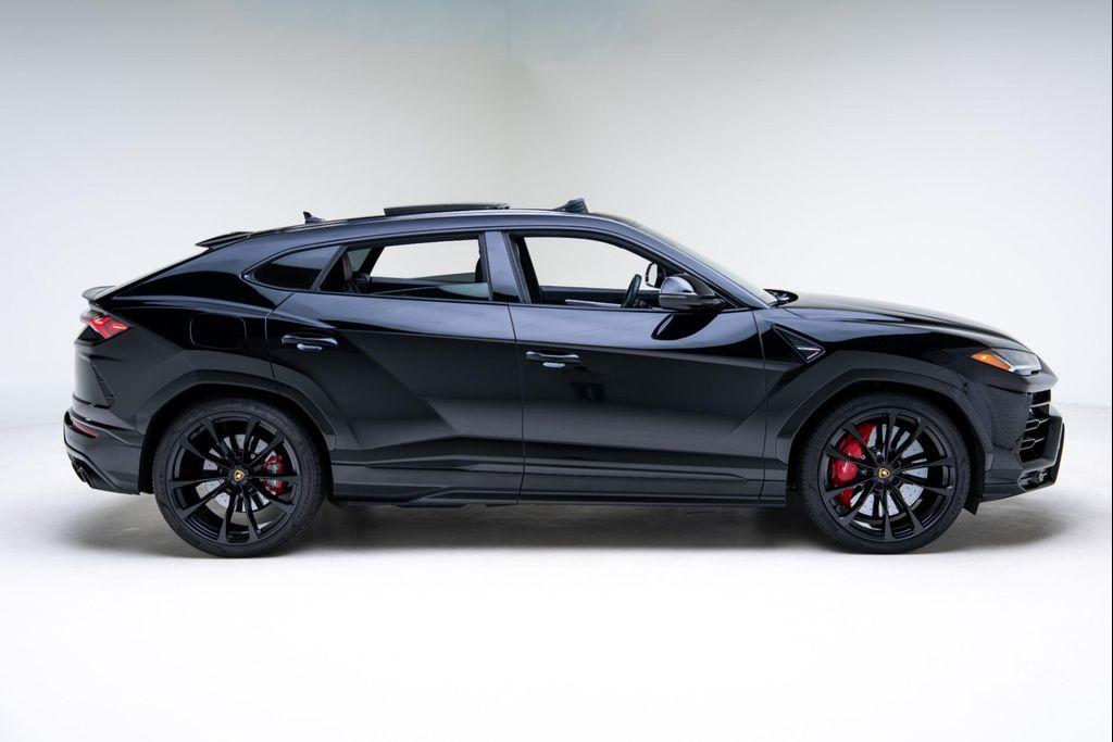 used 2022 Lamborghini Urus car, priced at $229,000