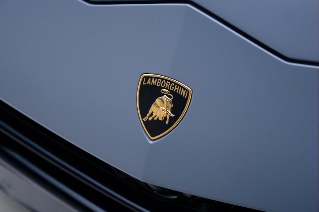 used 2024 Lamborghini Urus car, priced at $269,900