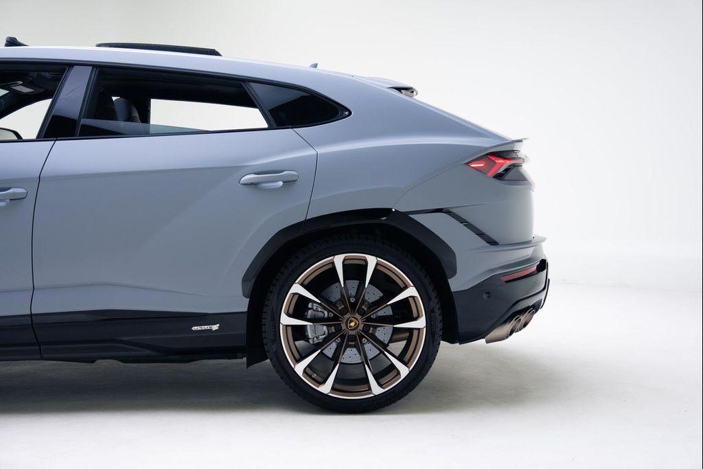 used 2024 Lamborghini Urus car, priced at $269,900