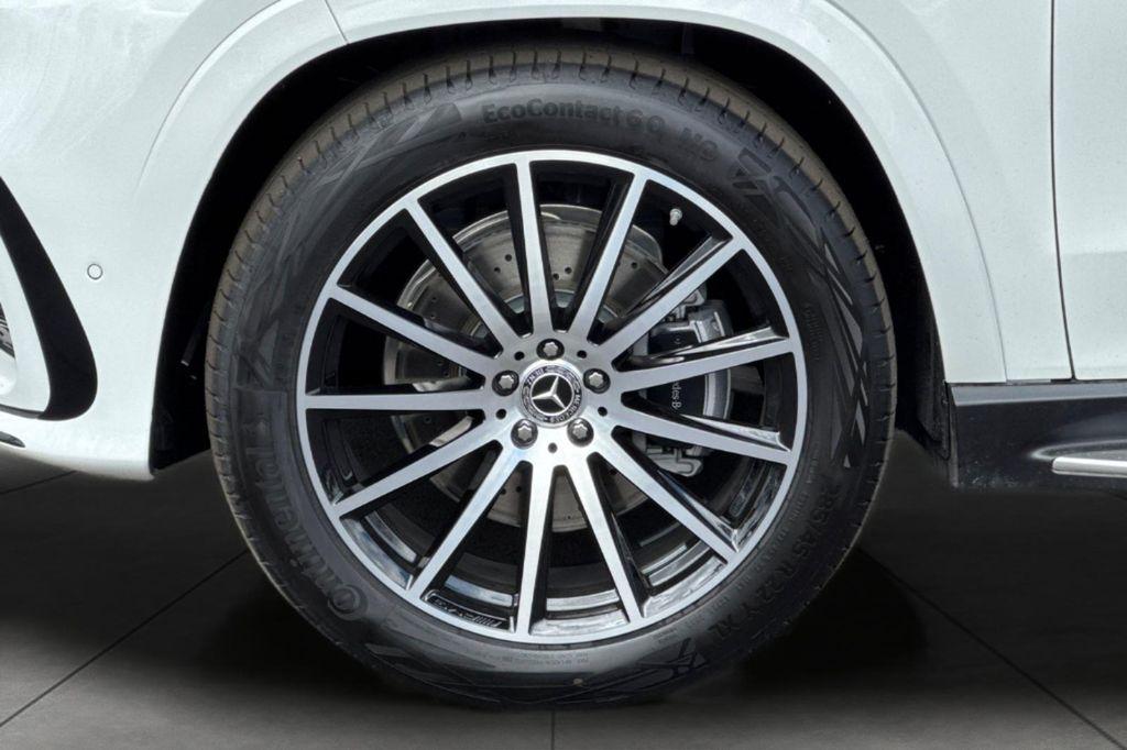 new 2025 Mercedes-Benz GLS 580 car, priced at $118,680