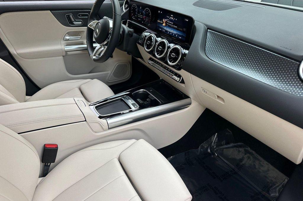 used 2026 Mercedes-Benz GLA 250 car, priced at $43,285