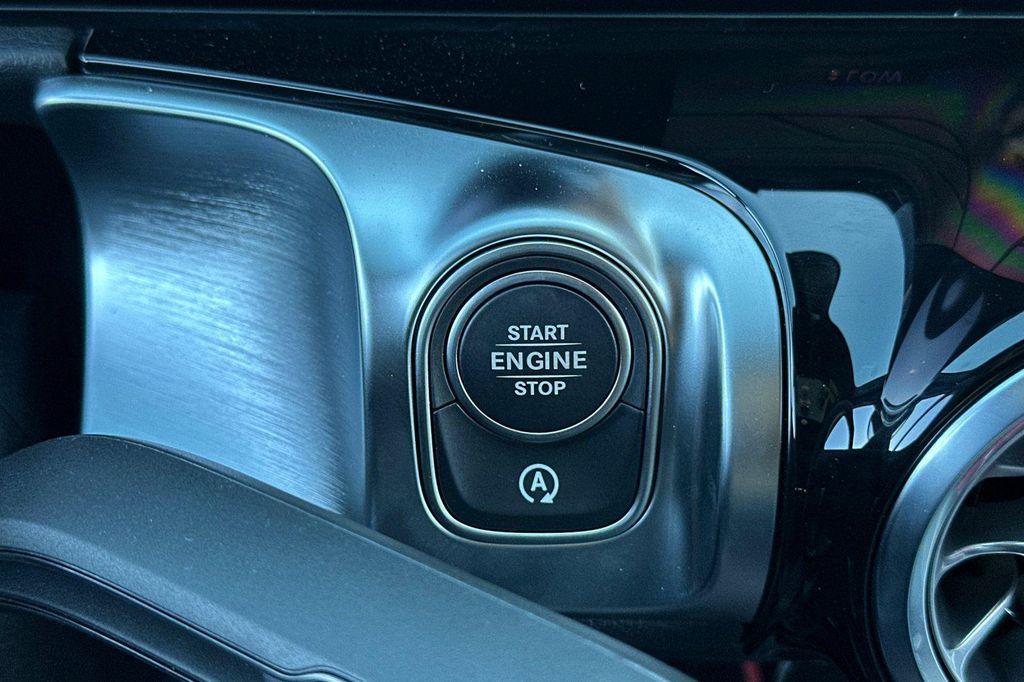 new 2026 Mercedes-Benz GLB 250 car, priced at $52,115