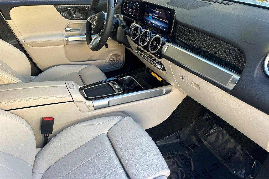 used 2026 Mercedes-Benz GLB 250 car, priced at $45,585