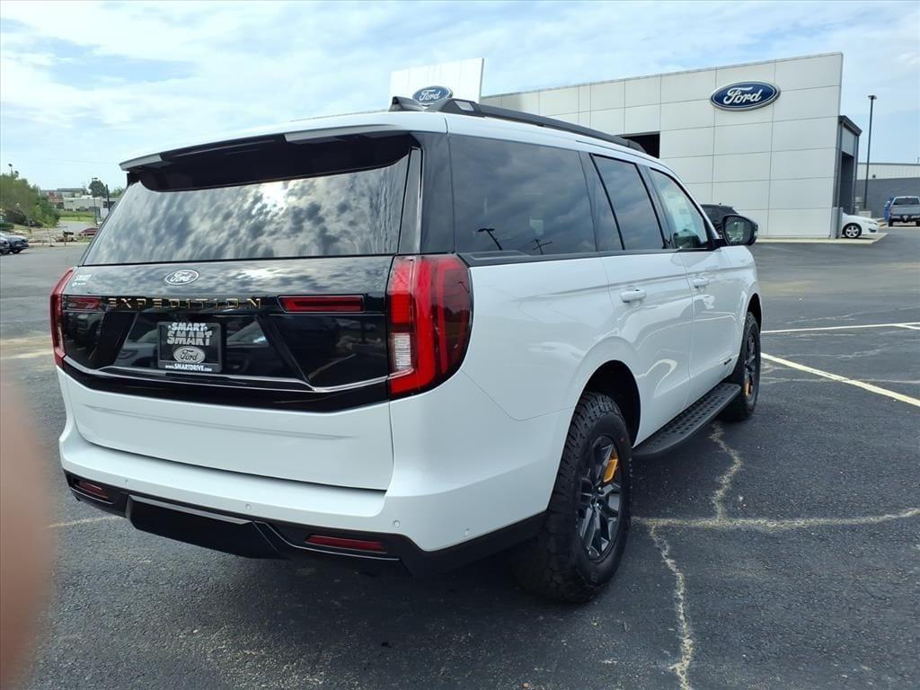 new 2025 Ford Expedition car, priced at $77,667