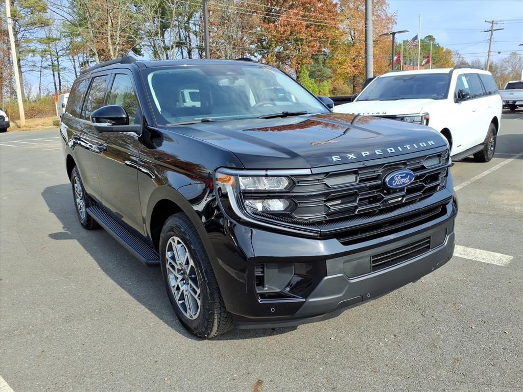 new 2025 Ford Expedition car, priced at $69,431