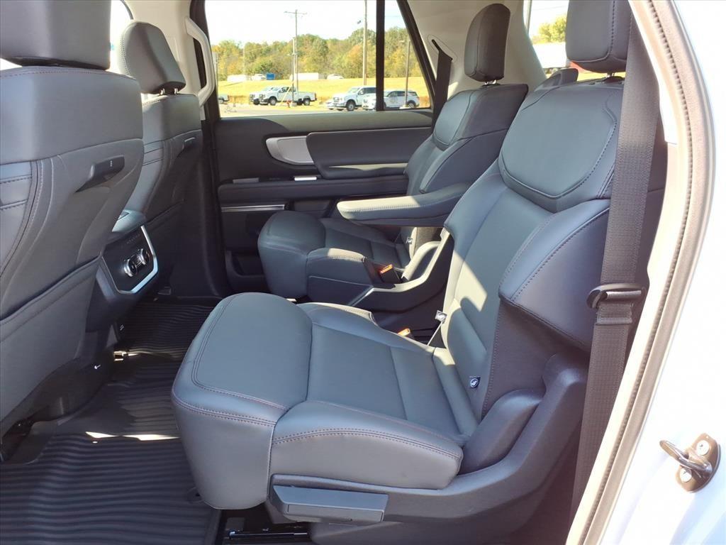 new 2025 Ford Expedition Max car, priced at $71,408