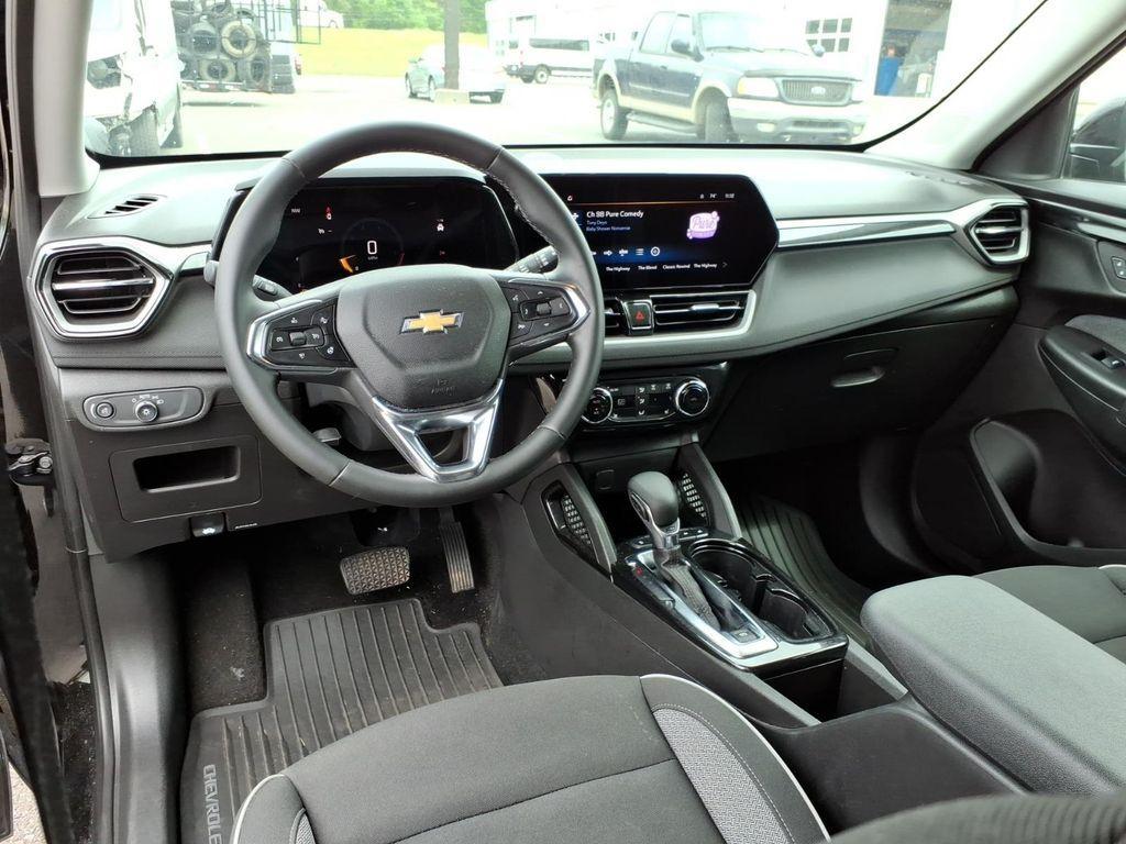used 2025 Chevrolet TrailBlazer car, priced at $22,997