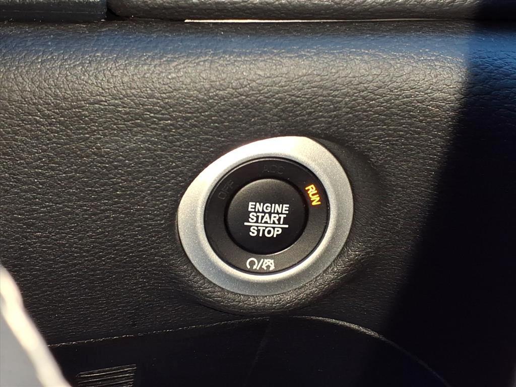 used 2025 Chrysler Pacifica car, priced at $36,838