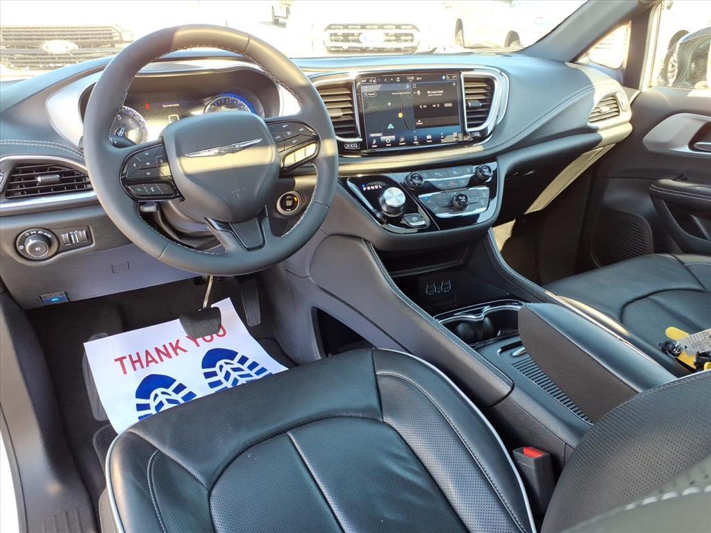 used 2025 Chrysler Pacifica car, priced at $36,838