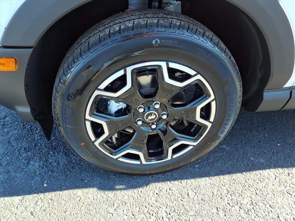 new 2025 Ford Bronco Sport car, priced at $36,985