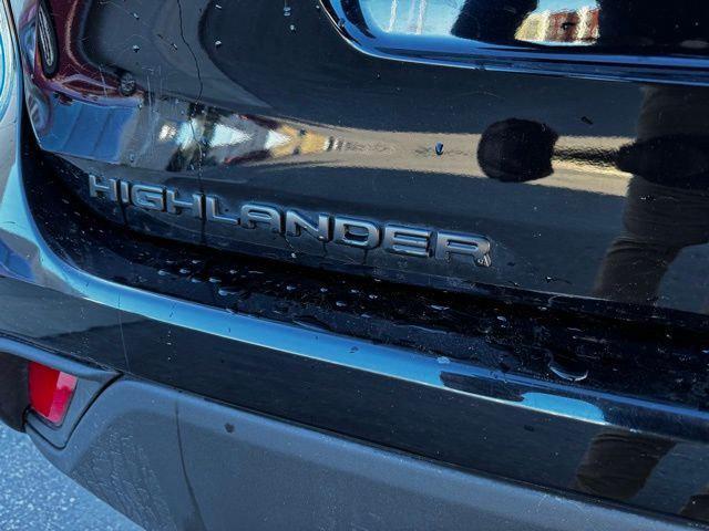 used 2020 Toyota Highlander car, priced at $27,995