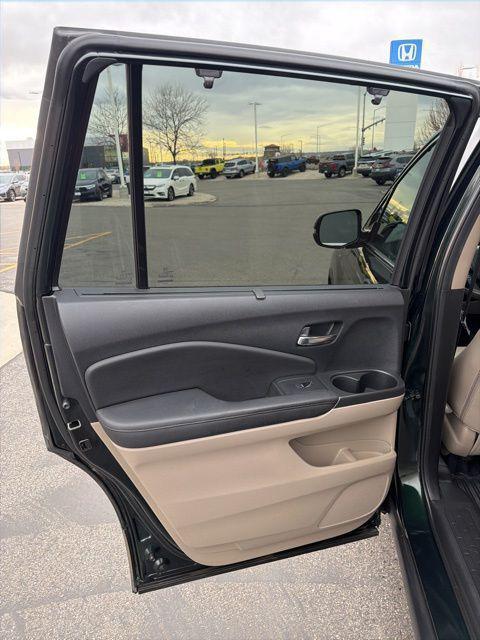 used 2017 Honda Pilot car, priced at $27,499