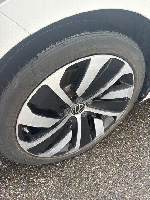 used 2022 Volkswagen Arteon car, priced at $29,900