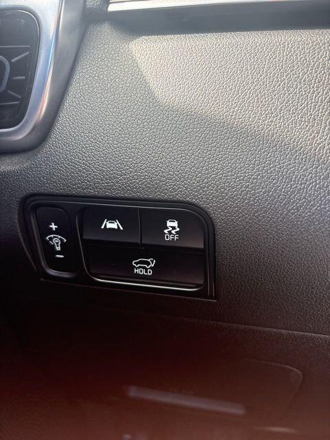 used 2023 Kia Sorento car, priced at $28,200