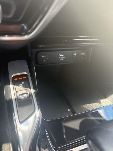 used 2023 Kia Sorento car, priced at $28,200