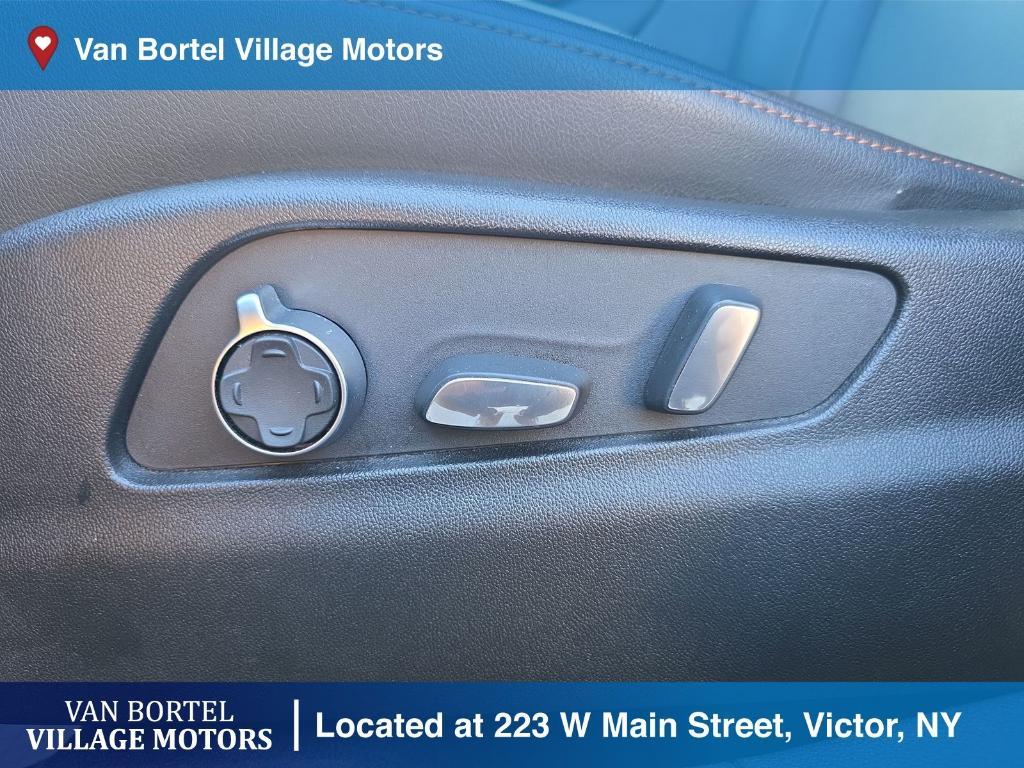 used 2020 Cadillac XT4 car, priced at $24,500