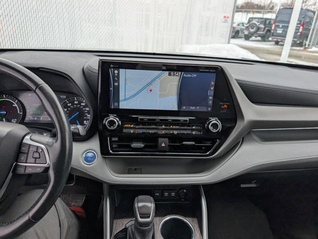 used 2021 Toyota Highlander Hybrid car, priced at $28,113