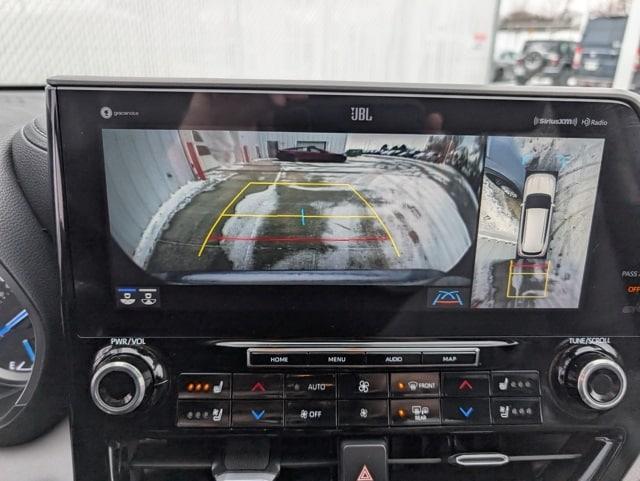 used 2021 Toyota Highlander Hybrid car, priced at $28,113