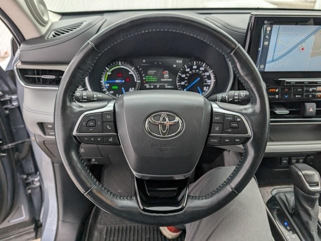 used 2021 Toyota Highlander Hybrid car, priced at $28,113
