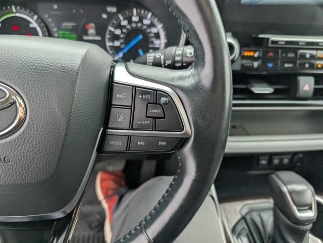used 2021 Toyota Highlander Hybrid car, priced at $28,113