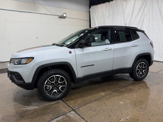 used 2025 Jeep Compass car