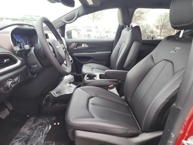 new 2026 Chrysler Pacifica car, priced at $44,382