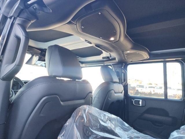 new 2026 Jeep Gladiator car, priced at $45,475