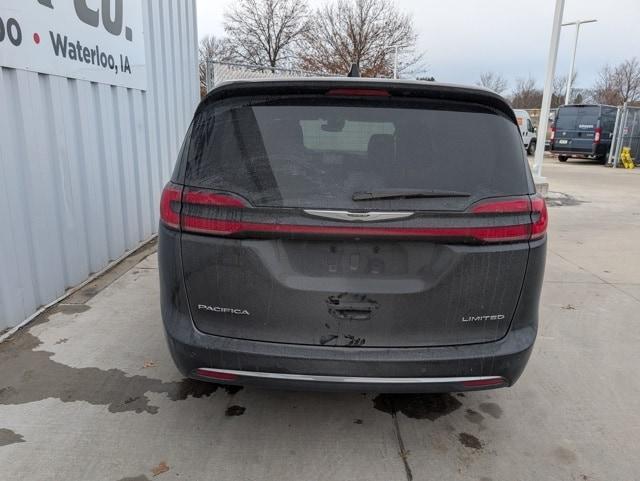 used 2024 Chrysler Pacifica car, priced at $29,351