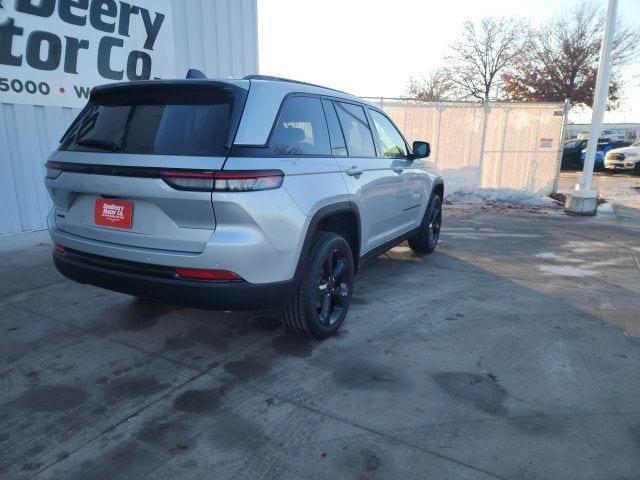 new 2025 Jeep Grand Cherokee car, priced at $39,928