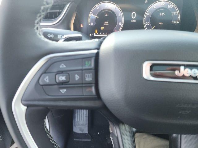 new 2025 Jeep Grand Cherokee car, priced at $39,928