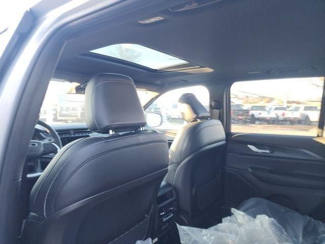 new 2025 Jeep Grand Cherokee car, priced at $39,928