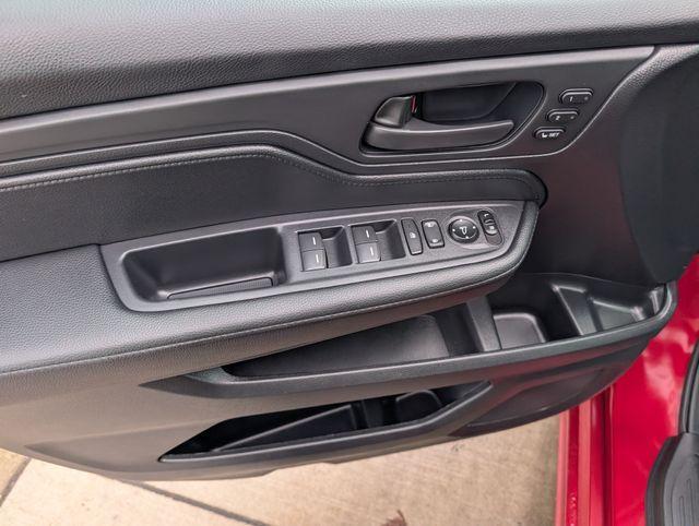 used 2025 Honda Odyssey car, priced at $35,917