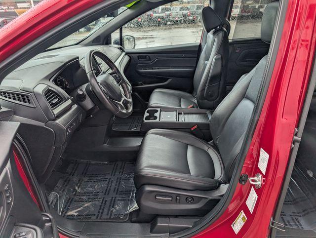 used 2025 Honda Odyssey car, priced at $35,917