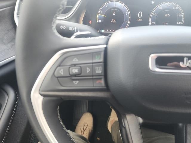 new 2025 Jeep Grand Cherokee car, priced at $41,102