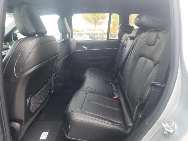 new 2025 Jeep Grand Cherokee car, priced at $41,102