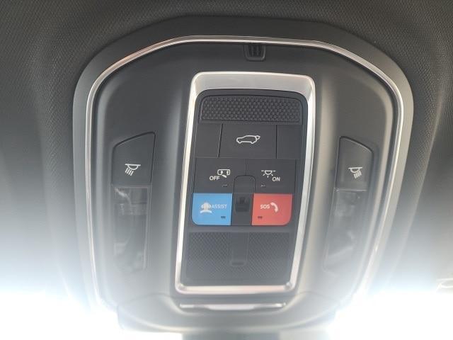 new 2025 Jeep Grand Cherokee car, priced at $41,102