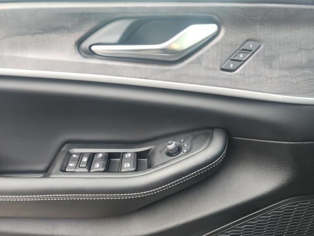 new 2025 Jeep Grand Cherokee car, priced at $41,102