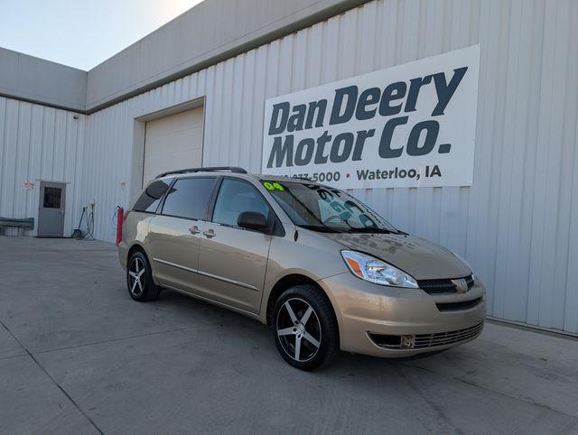 used 2004 Toyota Sienna car, priced at $4,115