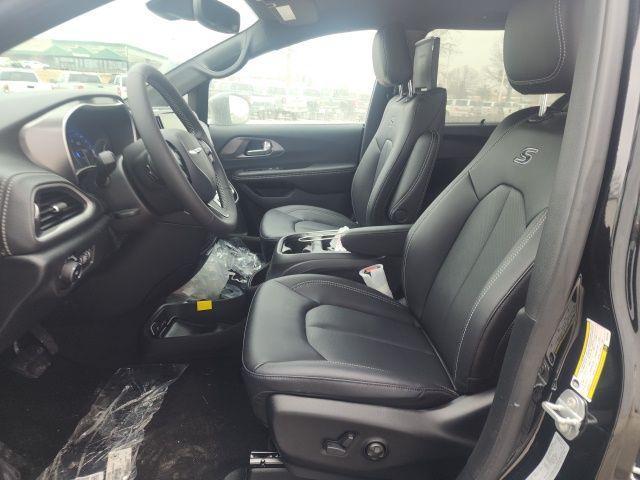 new 2026 Chrysler Pacifica car, priced at $48,522